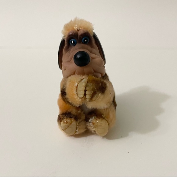 Vintage Wrinkles Hound Hugger Dog Plush Doll - Picture 3 of 16